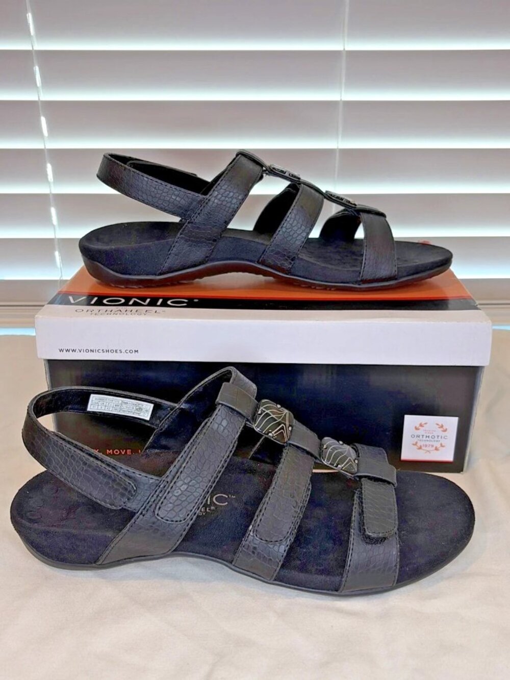 NIB Sz 11 Vionic Amber Sandals Black Crocodile Strappy Comfort Orthaheel Tech